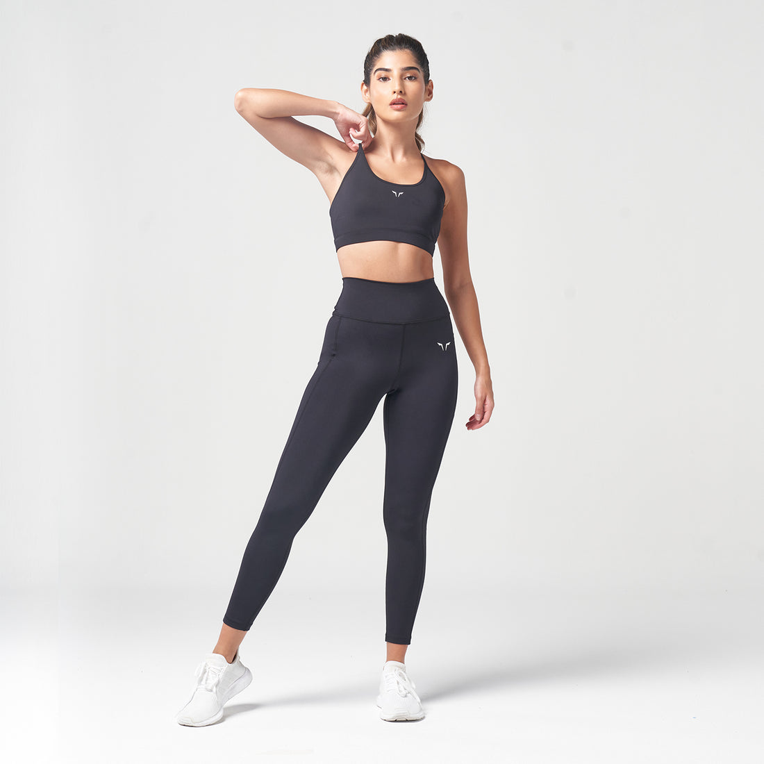 ESSENTIAL CROPPED LEGGINGS - BLACK